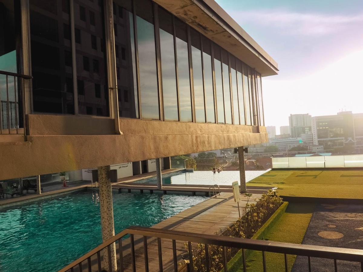 The Honeymoon Haven - 99 Residences Malacca Exterior photo